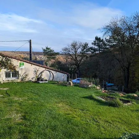 Lumineux Avec Terrasse, Jardin Et Wi-fi Proche D'angouleme, Animaux Acceptes - Fr-1-653-82 * Torsac