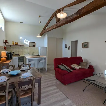 Lumineux Avec Terrasse, Jardin Et Wi-fi Proche D'angouleme, Animaux Acceptes - Fr-1-653-82 펜션 *