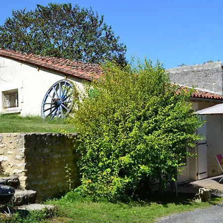 펜션 Lumineux Avec Terrasse, Jardin Et Wi-fi Proche D'angouleme, Animaux Acceptes - Fr-1-653-82 Torsac
