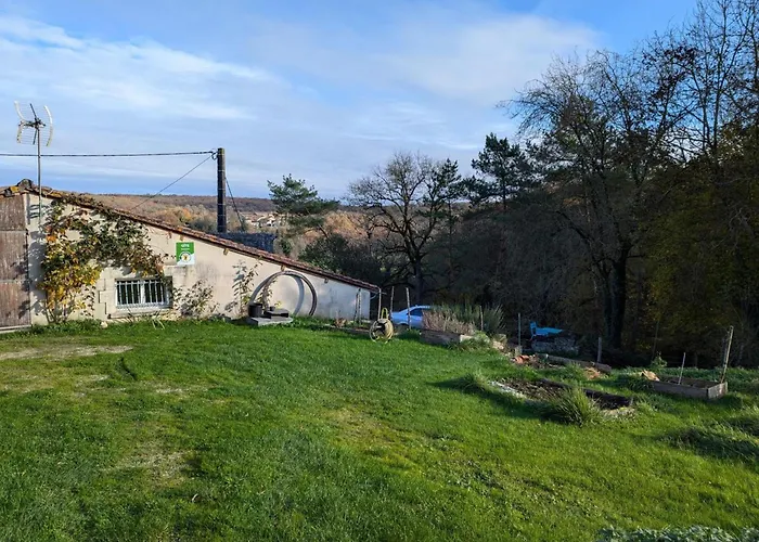 à Avec Terrasse, Animaux Acceptés - Fr-1-653-82 * Torsac