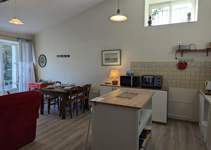 à Avec Terrasse, Animaux Acceptés - Fr-1-653-82 Сasa de vacaciones Torsac