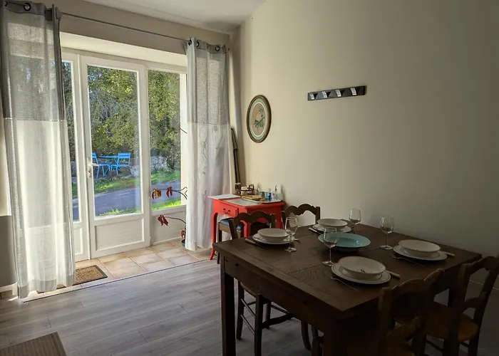 à Avec Terrasse, Animaux Acceptés - Fr-1-653-82